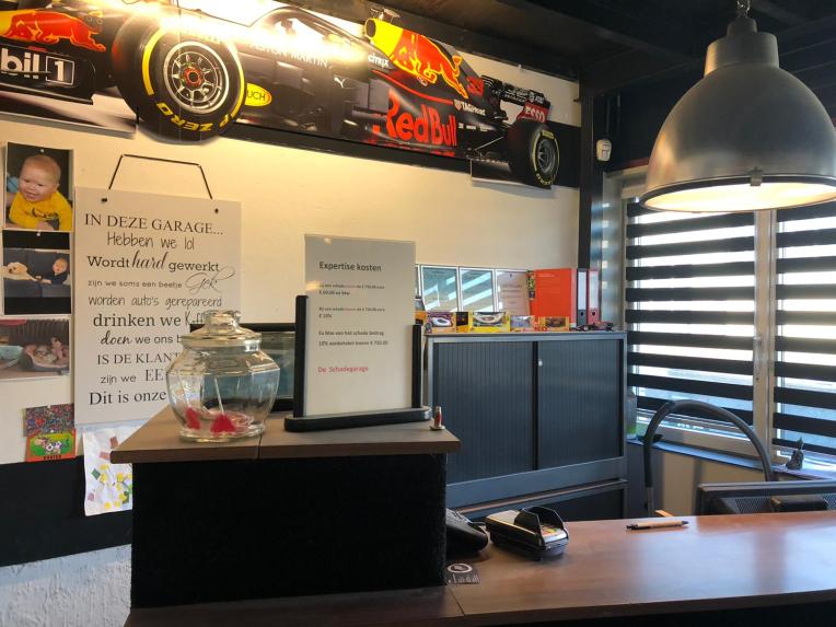 De SchadeGarage Houten